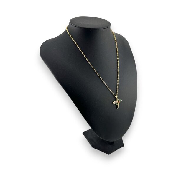 18KT Gold Filled Manta Ray Necklace - Picture 10 of 16